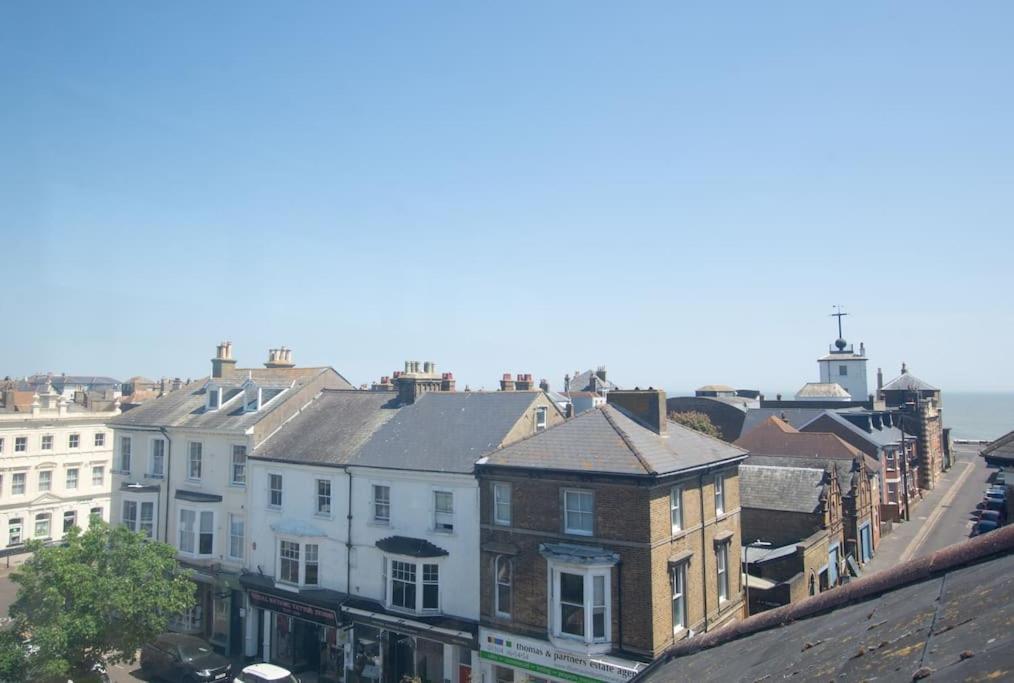 Stunning Large Victorian Maisonette With Sea View Deal Exteriér fotografie