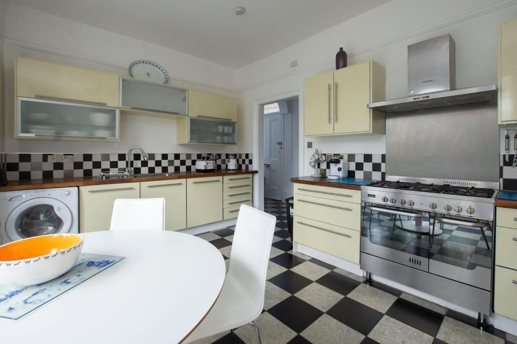Stunning Large Victorian Maisonette With Sea View Deal Exteriér fotografie